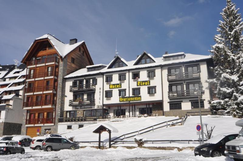 Hotel Tirol Formigal Exteriér fotografie